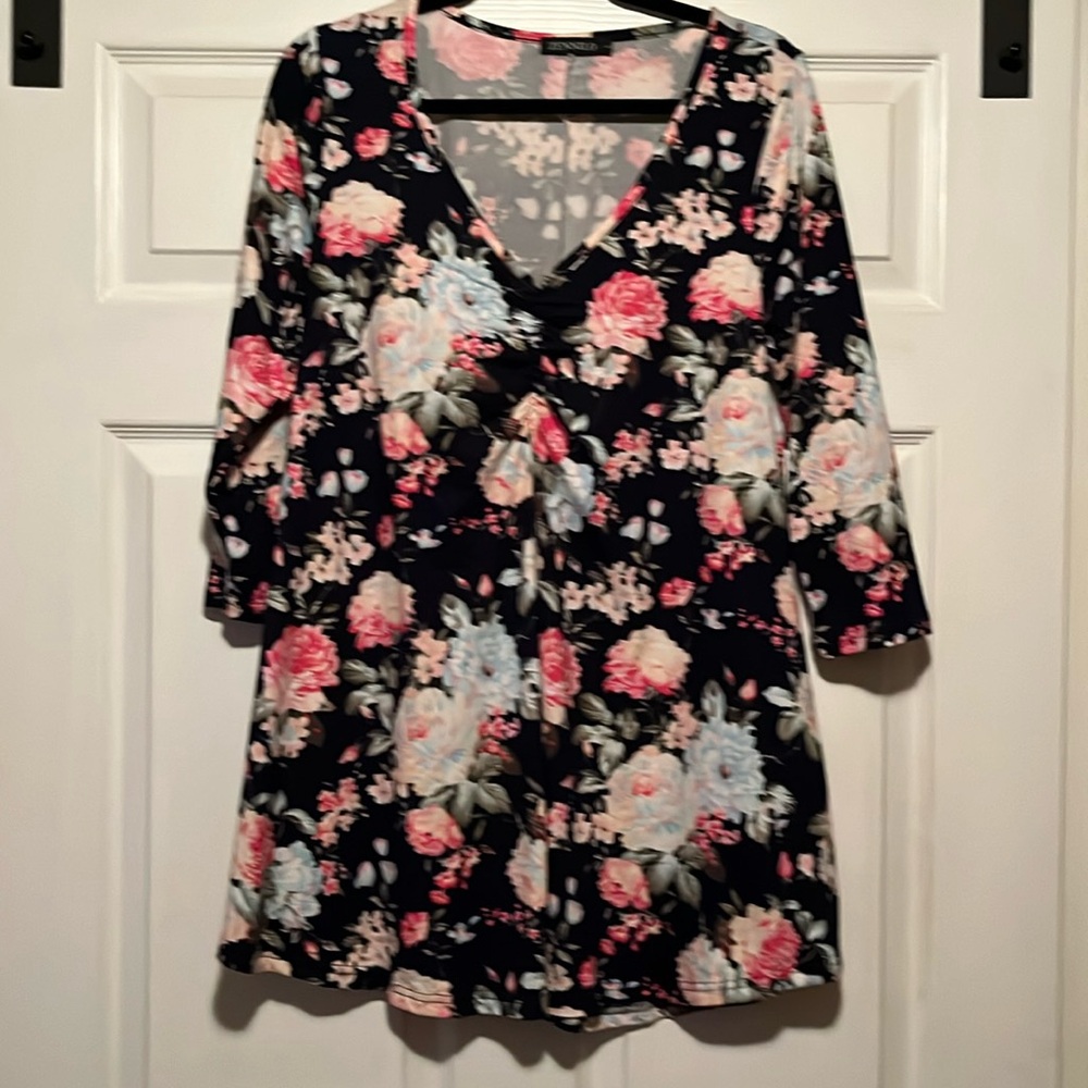 Zennilo  floral flowing 3/4 sleeve blouse Size Large